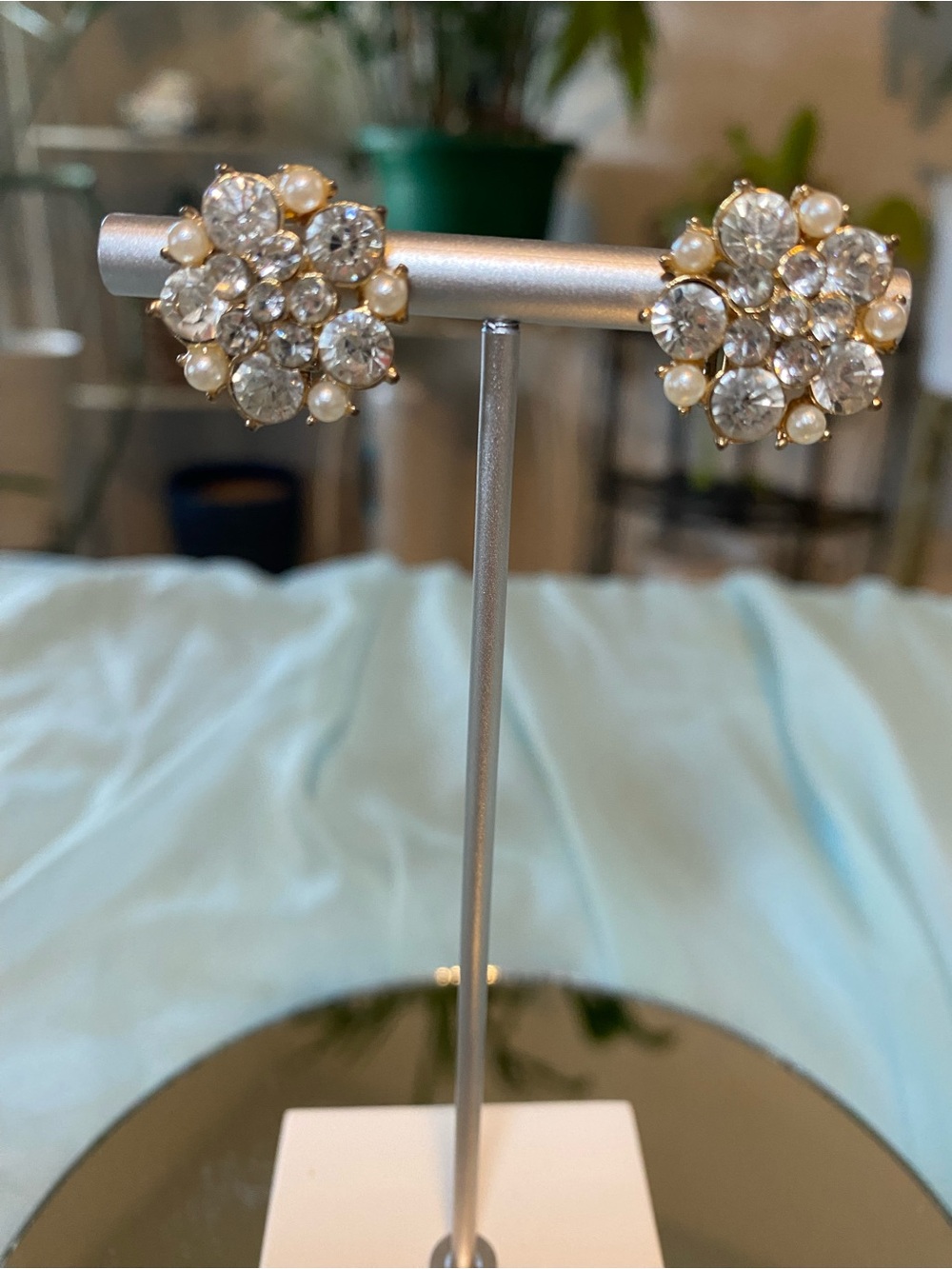 FASHION RHINESTONE CLIP ON EARRINGS - Picture 4 of 12